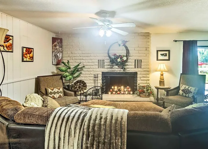 Holiday home Patio & Yard: Dtwn Home!