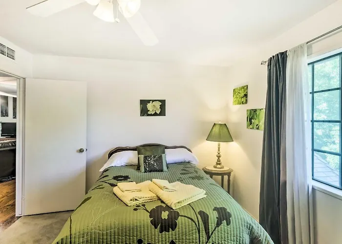 Patio & Yard: Dtwn Home! * Cottonwood