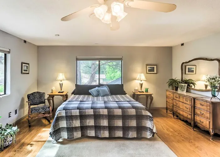 Patio & Yard: Dtwn Home! * Cottonwood